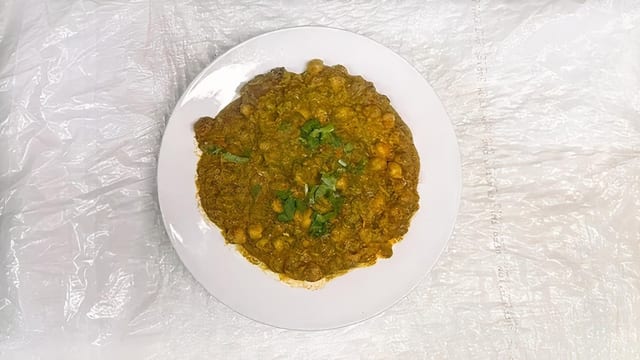 Saag Choley.